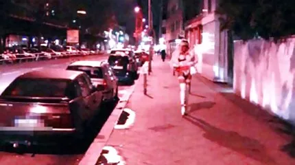 assholes วีดีโอ โบ้ ขี่ไก่ของเพื่อนในถุงยางอนามัย