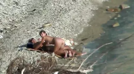 Zac ดู วีดีโอ โป๊ Wild แกล้งแม่บ้านที่ติดอยู่อย่างทรยศ